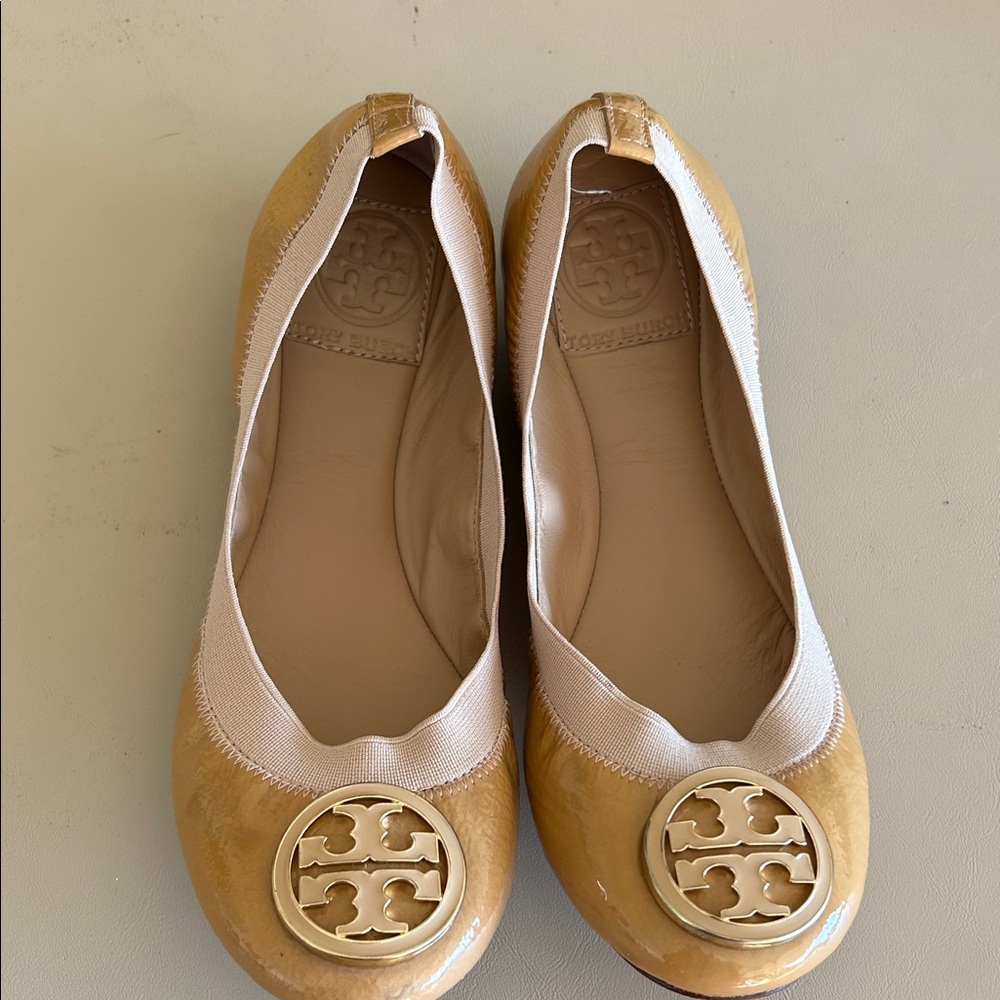 Tory Burch Beige and Cream Ballet Flats